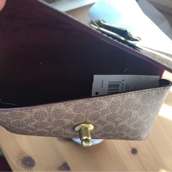 ☀️🥰 Coach Sunglass Case Bag Charm In Signature Canvas - Picture 11 of 11